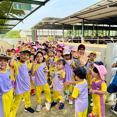 Lawatan sambil belajar ke Farm Fresh Milk Malaysia
